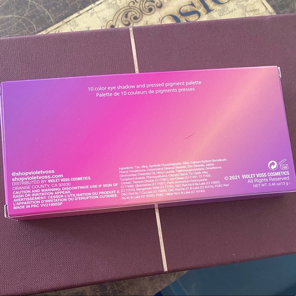 Violet Voss Violet Sunset eyeshadow palette - Picture 3 of 3